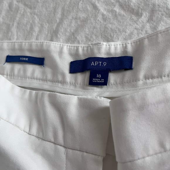 Apt. 9 Classic White Pants - Picture 2 of 4